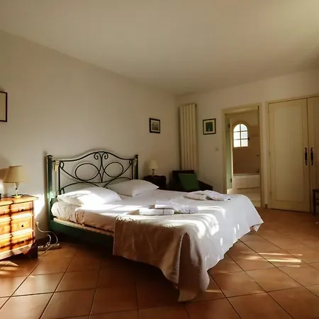 Nastidou * Sanary-sur-Mer