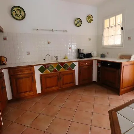 Nastidou * Sanary-sur-Mer